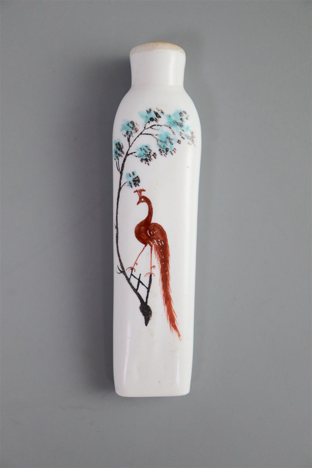 A George III enamelled white glass scent bottle, late 18th century, 8.7cm